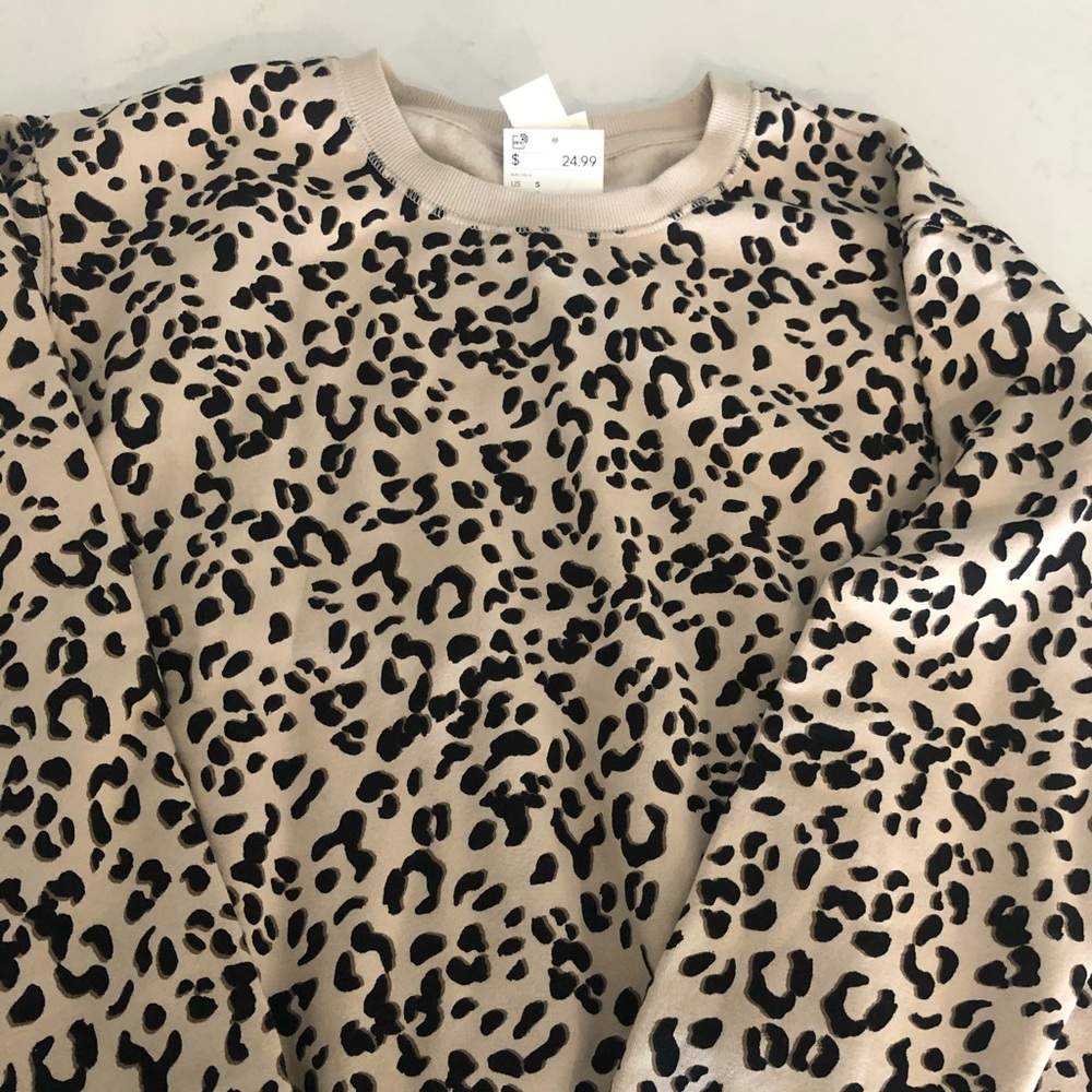 Leopard crew neck sweatshirt